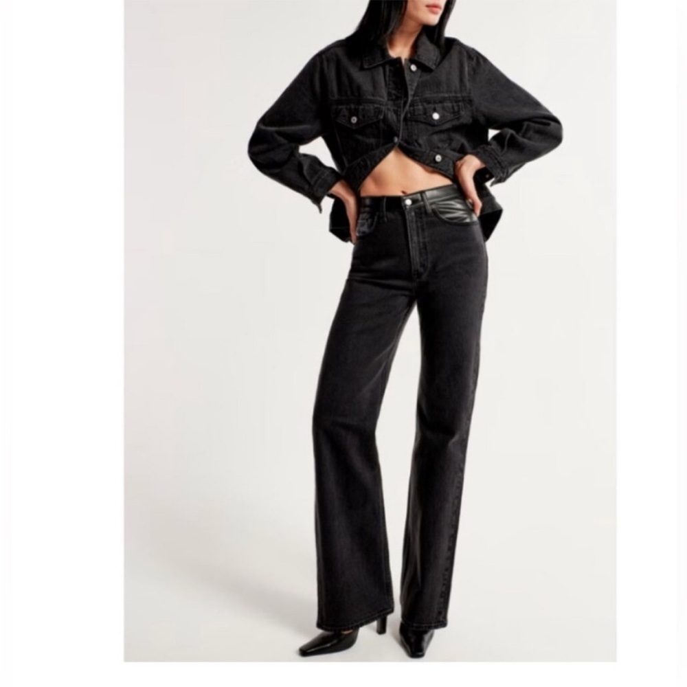 Abercrombie & Fitch 90’s relaxed high rise jean
